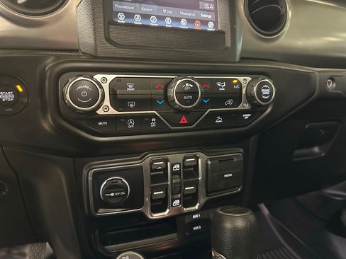 Used 2021 Jeep Gladiator Sport image 31
