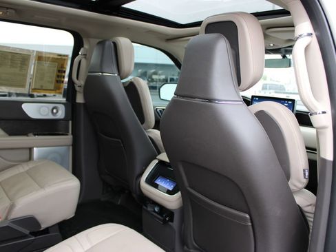 Used 2023 Lincoln Navigator Reserve RWD image 35