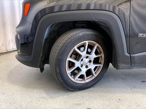 Used 2019 Jeep Renegade Latitude image 20