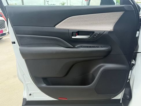 Used 2024 Toyota Grand Highlander FWD image 10