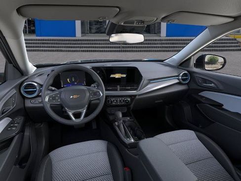 New 2026 Chevrolet Trax LT w/ LT Convenience Package FWD image 15