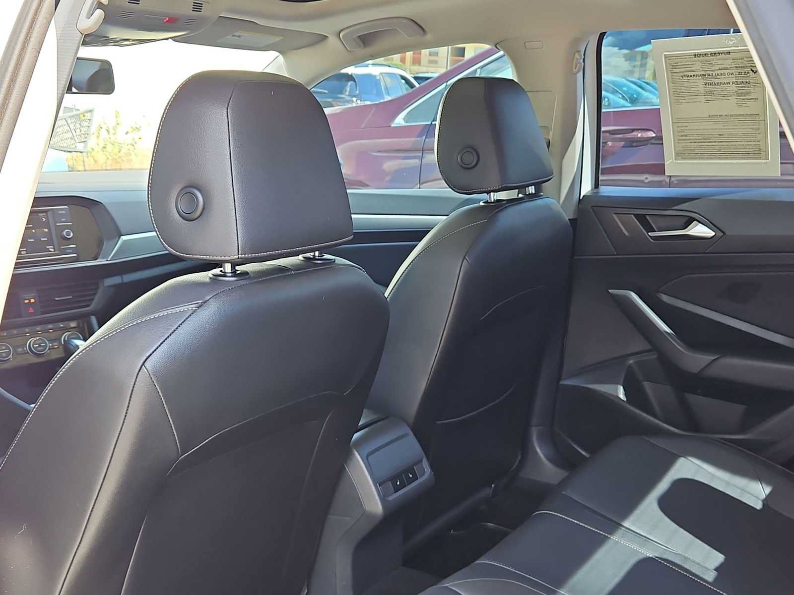 Used 2020 Volkswagen Jetta SE w/ SE Cold Weather Package FWD image 17