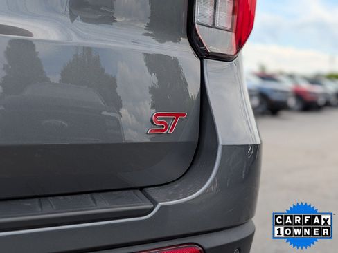 Certified 2025 Ford Explorer ST AWD/4WD image 14