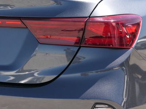 Used 2023 Kia Forte LXS FWD image 4