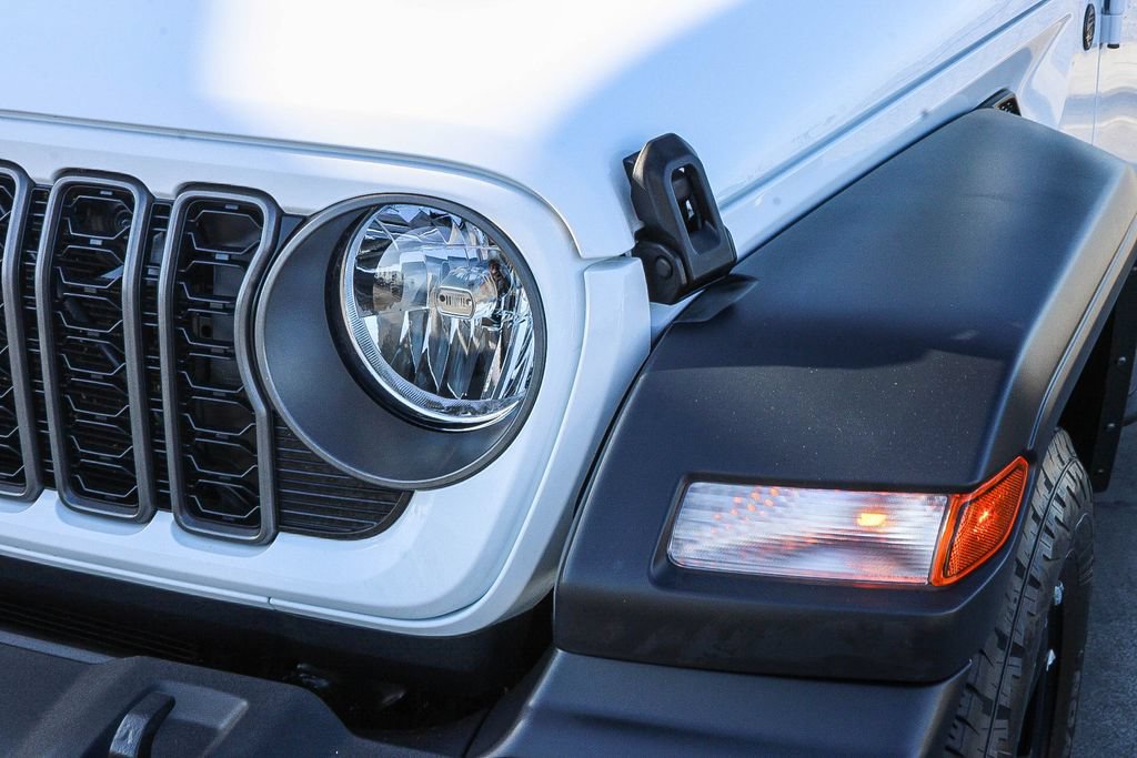 Used 2025 Jeep Wrangler Unlimited Sport AWD/4WD image 5