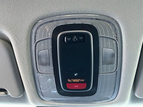 Used 2025 Hyundai Kona SEL image 17