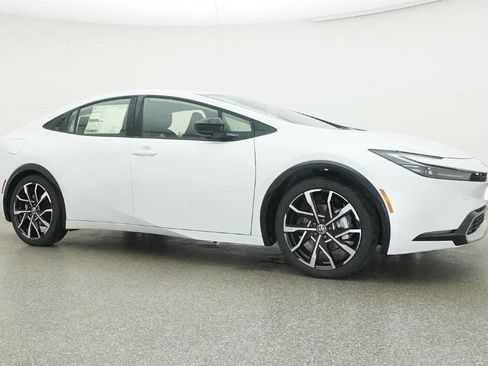 New 2026 Toyota Prius Plug-In Hybrid FWD image 44