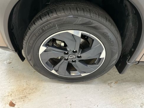 Certified 2024 Nissan Rogue SV image 11