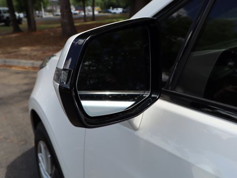 Used 2023 Cadillac XT5 Sportv w/ Technology Package image 18