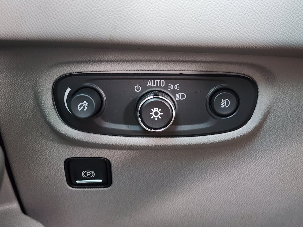 Used 2019 GMC Terrain SLT w/ Preferred Package FWD image 32