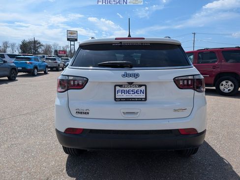 Used 2023 Jeep Compass Latitude w/ Convenience Group AWD/4WD image 4