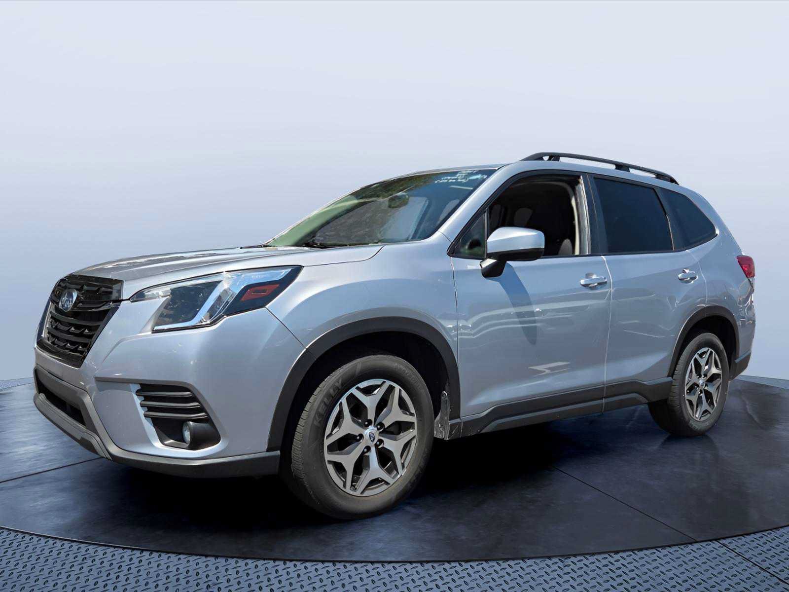 Used 2024 Subaru Forester Premium AWD/4WD image 2