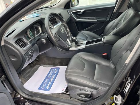 Used 2015 Volvo V60 T5 Platinum image 7