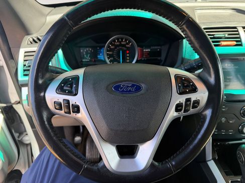 Used 2011 Ford Explorer XLT w/ 202A Rapid Spec Order Code image 10