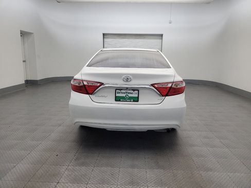 Used 2017 Toyota Camry LE image 7