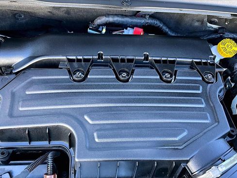 Certified 2023 Jeep Renegade Latitude w/ Sun/Sound Group image 35