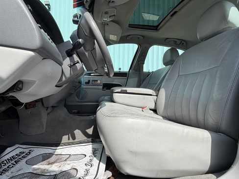 Used 2007 Lincoln Town Car Signature RWD image 17