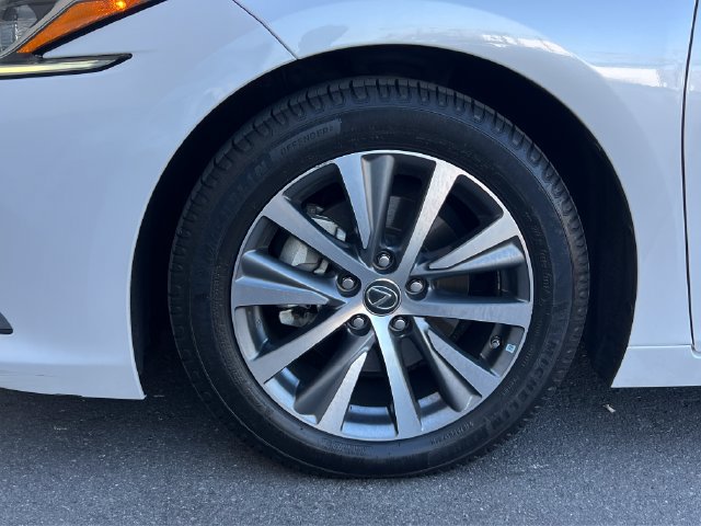 Used 2020 Lexus ES 300h w/ Premium Package FWD image 9