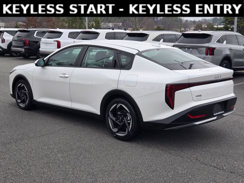Used 2025 Kia K4 EX image 5