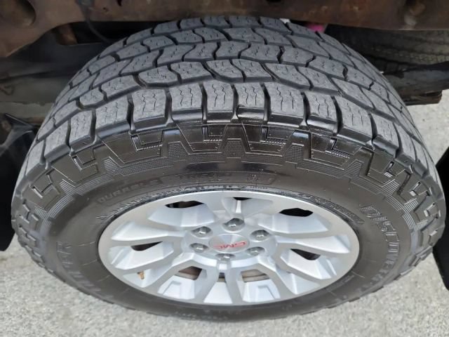 Used 2016 GMC Sierra 1500 SLE w/ SLE Value Package AWD/4WD image 30
