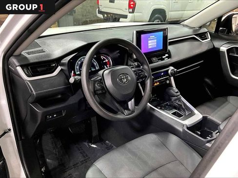 Used 2024 Toyota RAV4 XLE image 18