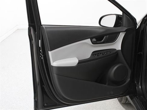 Certified 2023 Hyundai Kona SEL w/ Cargo Package image 4