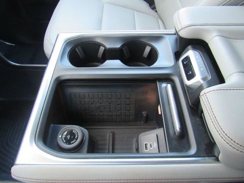 Used 2025 Ford Expedition Active image 61