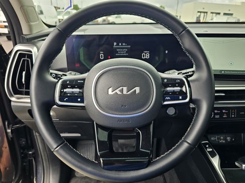 Used 2025 Kia Sorento EX w/ Panoramic Sunroof Package FWD image 20