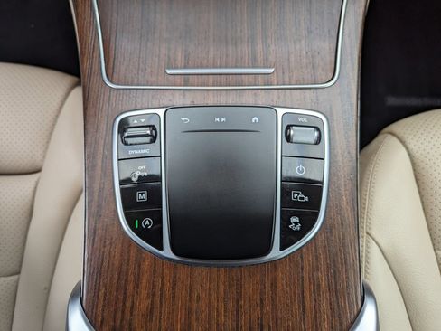 Used 2022 Mercedes-Benz GLC 300 4MATIC image 29