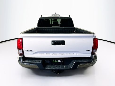 Used 2021 Toyota Tacoma SR5 AWD/4WD image 7