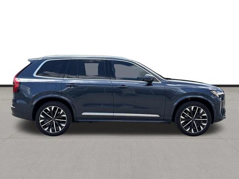 Used 2026 Volvo XC90 B5 Plus w/ Protection Package Premier AWD/4WD image 4