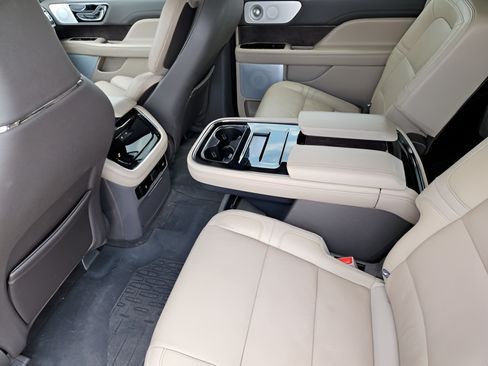 Used 2024 Lincoln Navigator L Reserve AWD/4WD image 25