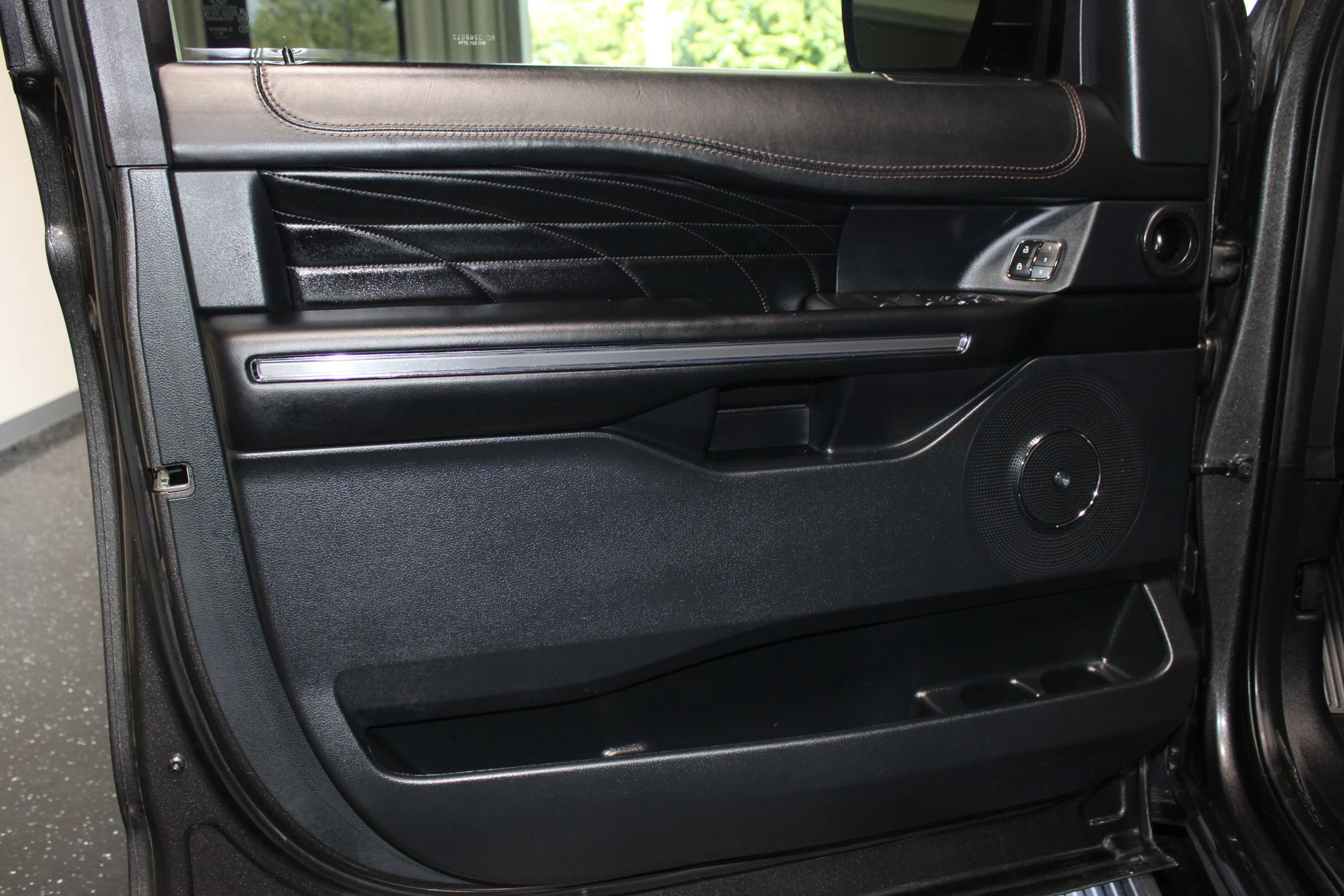 Used 2020 Ford Expedition Platinum RWD image 12