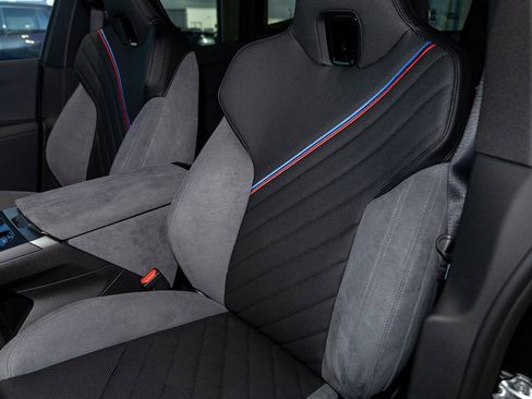 New 2026 BMW iX xDrive60 w/ M Sport Package image 18