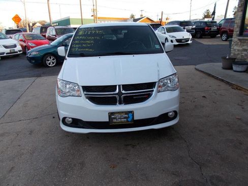 Used 2019 Dodge Grand Caravan SE FWD image 7