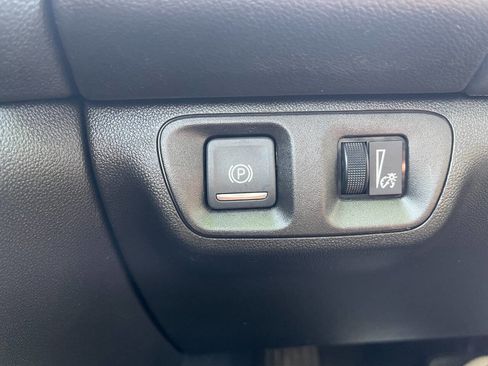 Used 2021 GMC Acadia SLE w/ Driver Convenience Package image 17