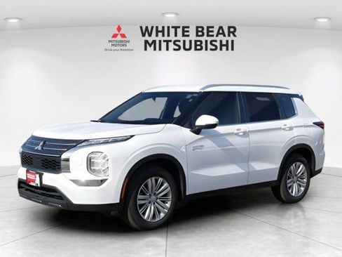 Used 2025 Mitsubishi Outlander ES AWD/4WD image 3