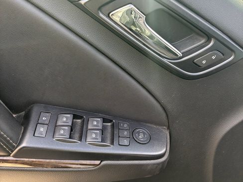 Used 2018 Chevrolet Tahoe LT w/ Luxury Package image 6