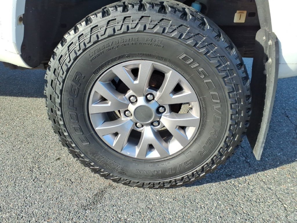 Used 2016 Toyota Tacoma SR5 w/ SR5 Appearance Package (SN) AWD/4WD image 10