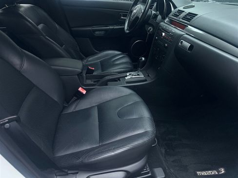 Used 2004 MAZDA MAZDA3 s w/ Moonroof & 6-CD Pkg FWD image 15