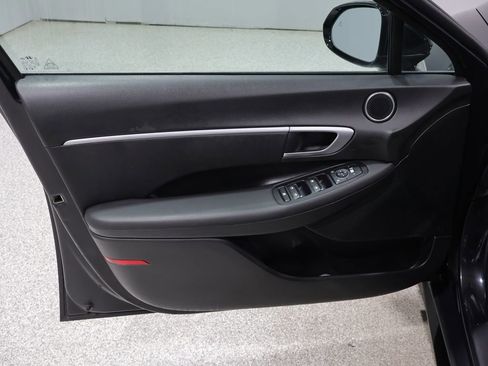 Used 2025 Hyundai Sonata SEL FWD image 12