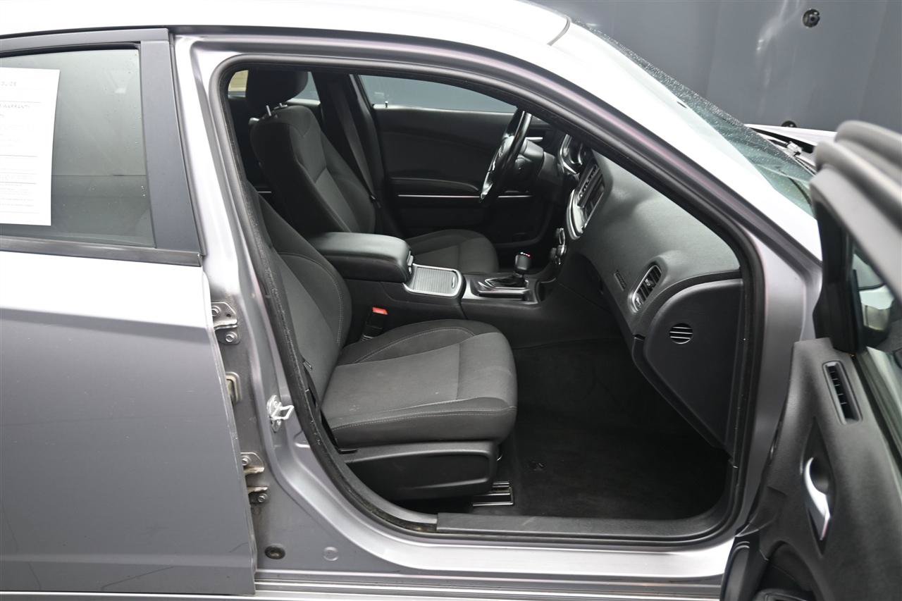Used 2016 Dodge Charger SE w/ Popular Equipment Group RWD image 9