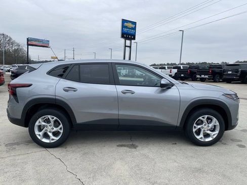 New 2026 Chevrolet Trax LS w/ LS Convenience Package image 6