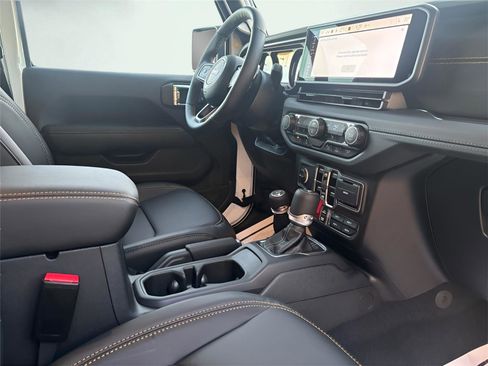 New 2025 Jeep Wrangler Unlimited Rubicon 392 image 18