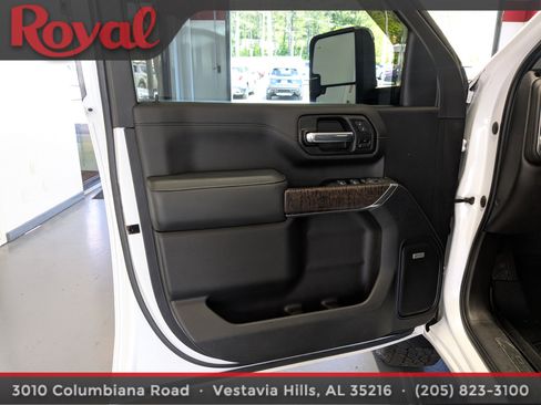 Used 2022 GMC Sierra 3500 Denali w/ Denali Ultimate Package AWD/4WD image 15