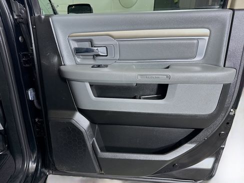 Used 2020 RAM 1500 Classic SLT image 27