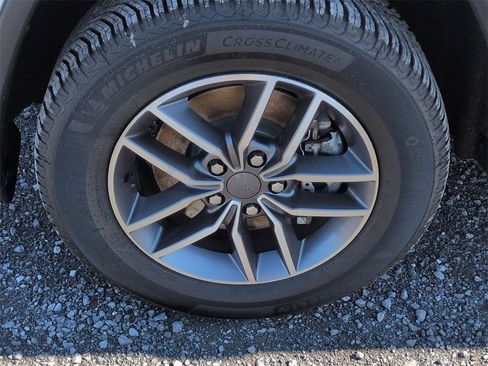 Used 2022 Jeep Grand Cherokee Limited w/ Tech Group image 10