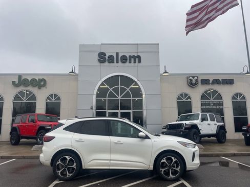 Used 2023 Ford Escape ST-Line Select w/ Tech Pack #2 AWD/4WD image 1