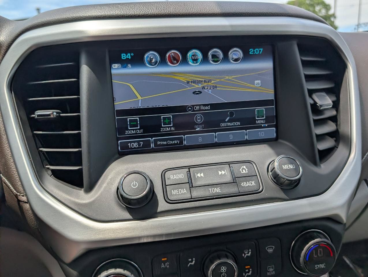 Used 2019 GMC Acadia SLT FWD image 18