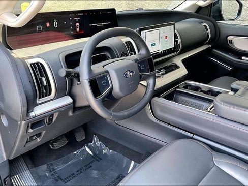 Certified 2025 Ford Expedition Active RWD image 13